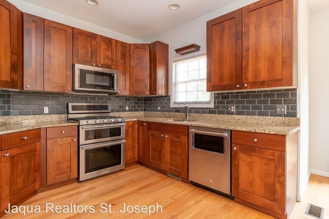 Building Photo - 4 br, 3 bath House - 1862 Derfla Drive