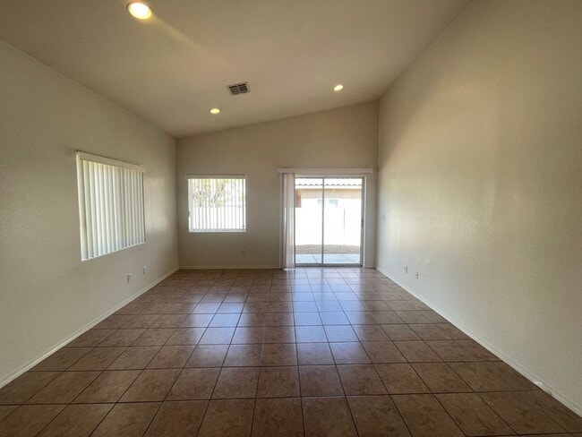 Building Photo - 4306 Cottontail Ln