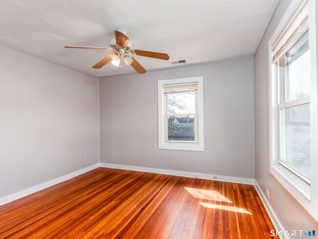 Foto del edificio - 969 S Main St