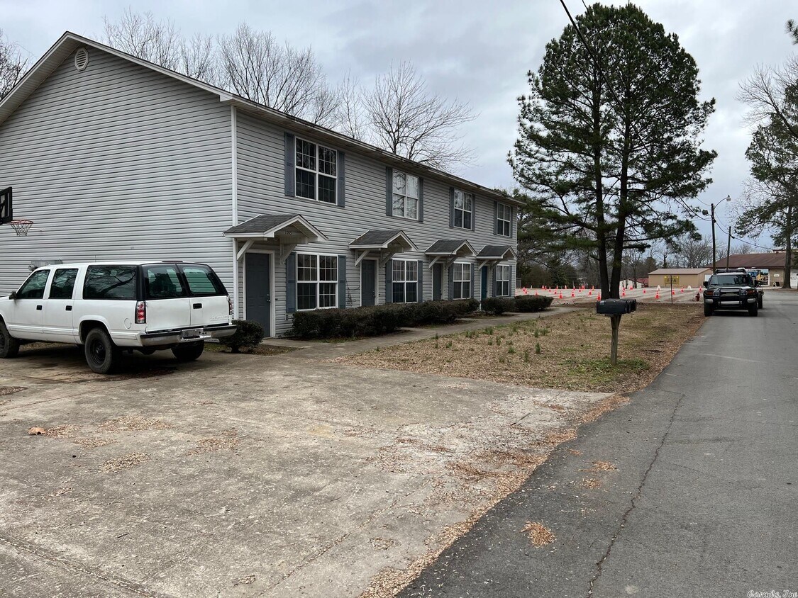 1011 Skillern, Pangburn, AR 72121 Townhome Rentals in Pangburn AR