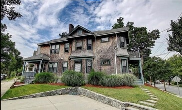 Building Photo - 173 Rochambeau Ave