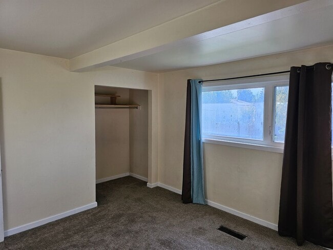 Building Photo - 1228 McCarty Ave