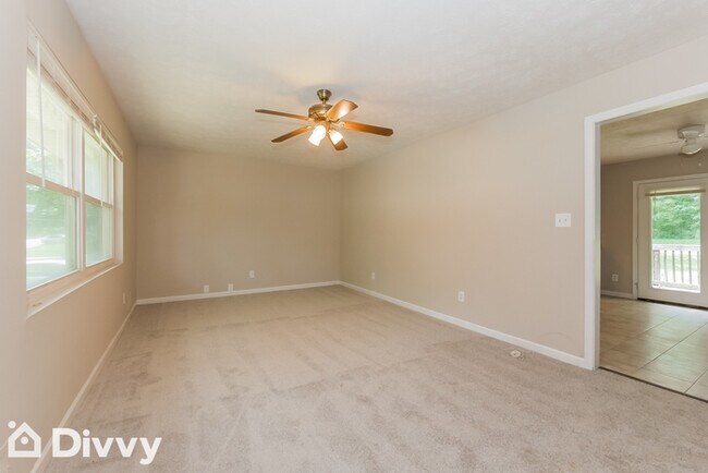 Foto del edificio - 1028 Pinecrest Drive