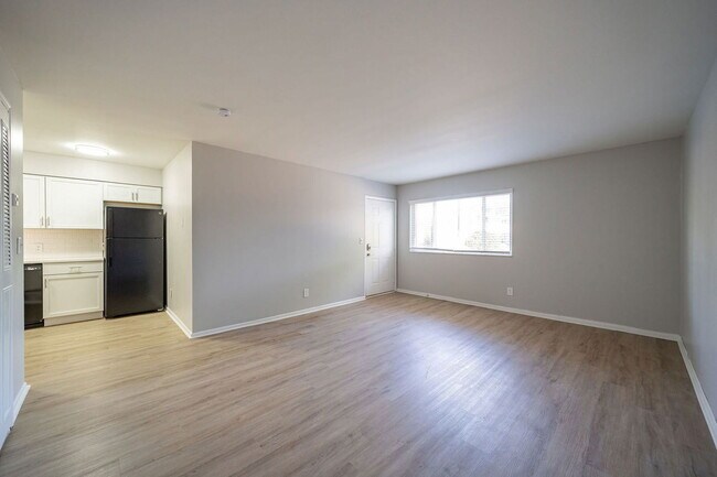 Foto del edificio - 651 Riverview Dr