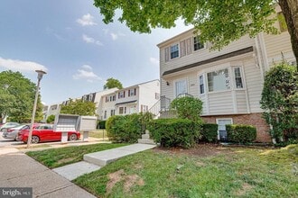 Building Photo - 1663 Hart Ct