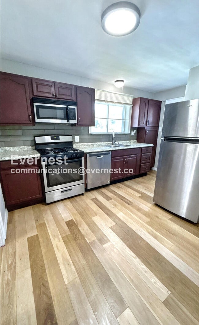 Foto del edificio - 3864 Marietta Dr