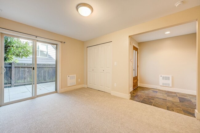 Photo - 15 W Dravus St Apartment