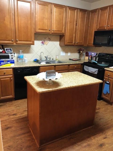 Foto del edificio - 908 Sterling Creek Cir