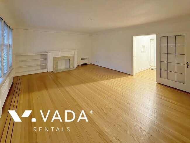 Photo du bâtiment - Devon Manor 2 Bedroom Apartment Rental 4-1255 West 12th Ave Vancouver: VADAPM.com