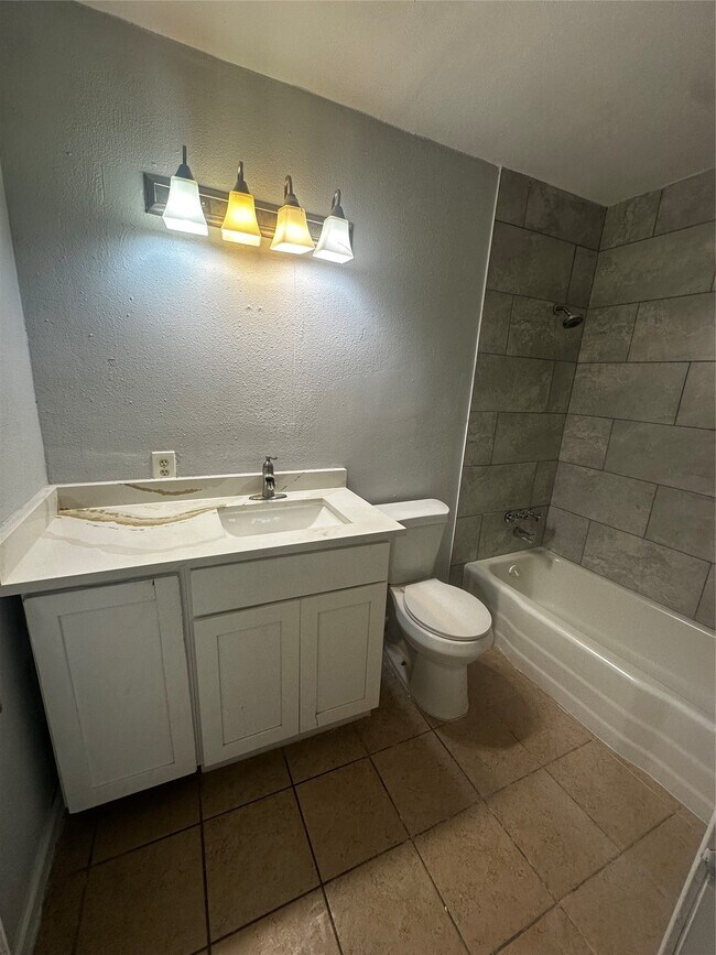 Foto del edificio - 8110 Albacore Dr