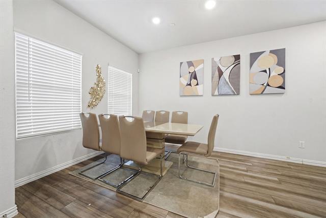 Foto del edificio - 224 Monarch Wy