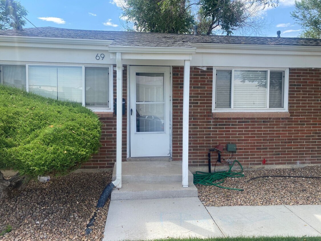 Foto principal - Spacious 2 Bedroom, 1 Bathroom Duplex with...