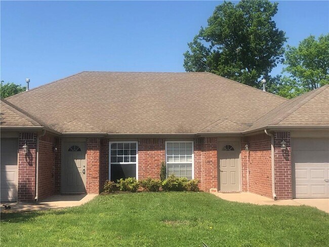 Foto del edificio - 906 Kensington Dr