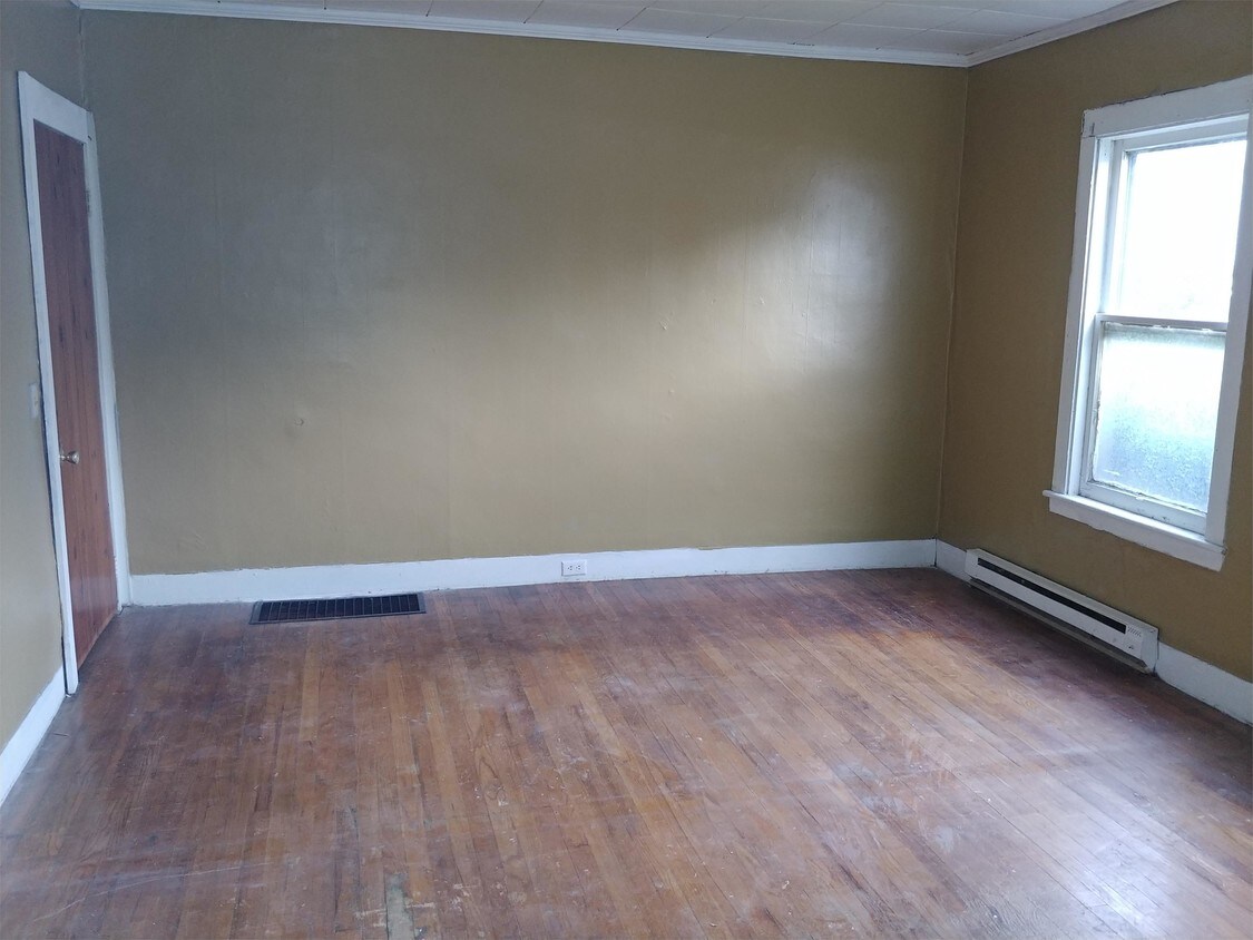 35 Lansing St, Auburn, NY 13021 Townhome Rentals in Auburn NY