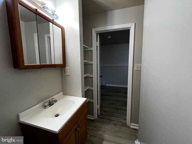 Foto del edificio - 7889 Main St