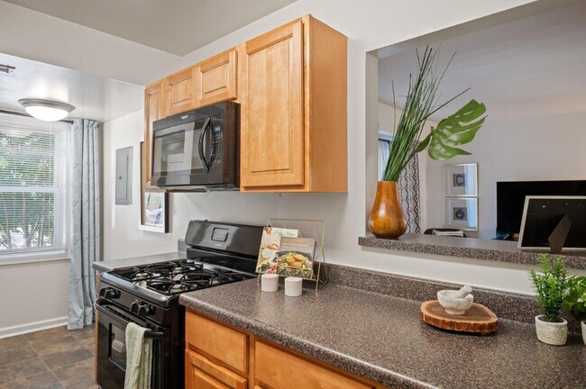 Building Photo - Cedar Gardens and Towers Apartments and Townhomes