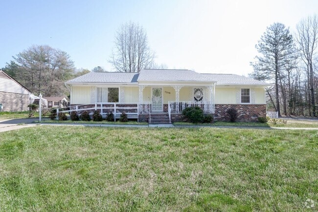 Building Photo - 7800 Tamarind Dr