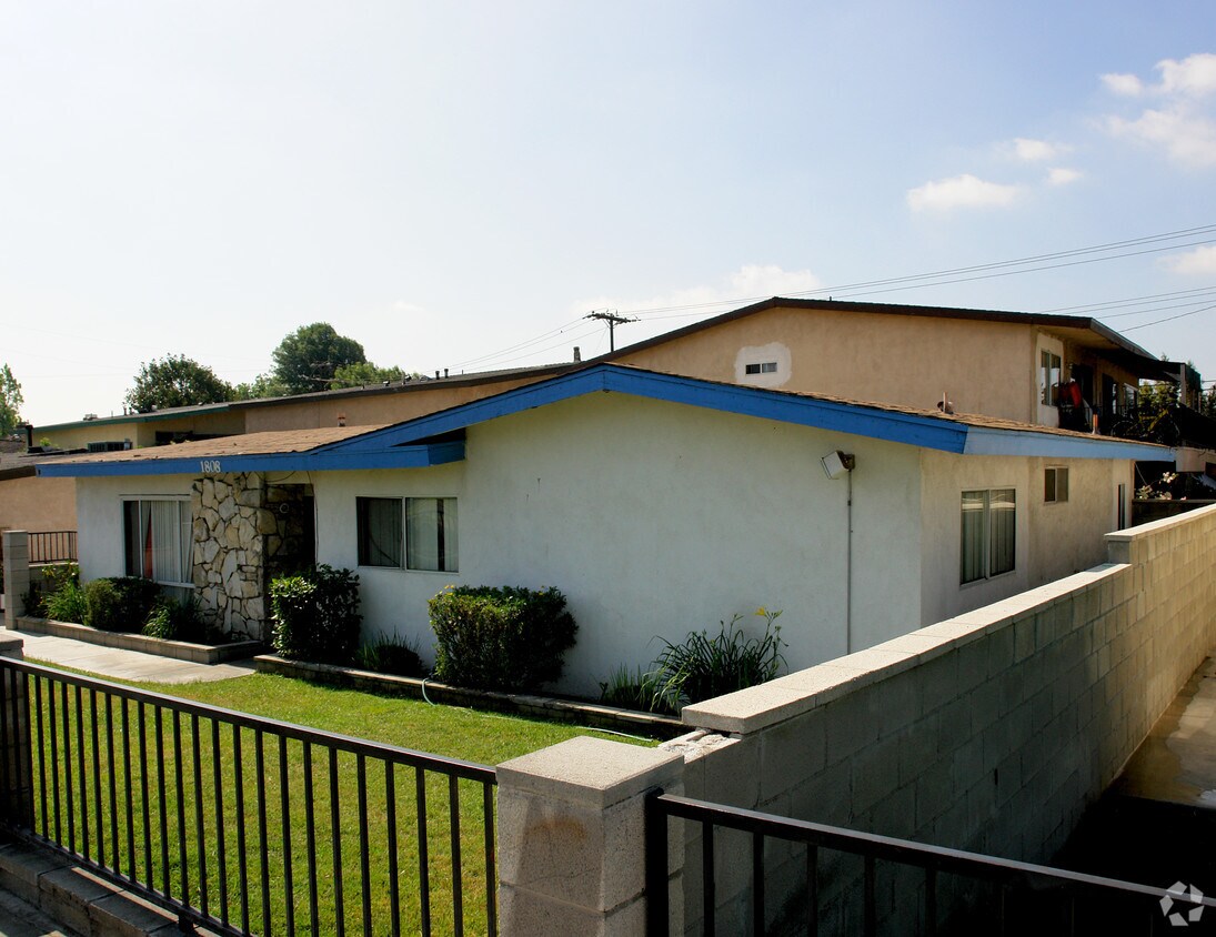 Foto del edificio - 1808 E 4th St