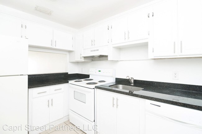 Building Photo - 800 Capri St
