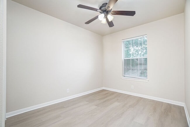 Building Photo - 3912 Whisper Fld