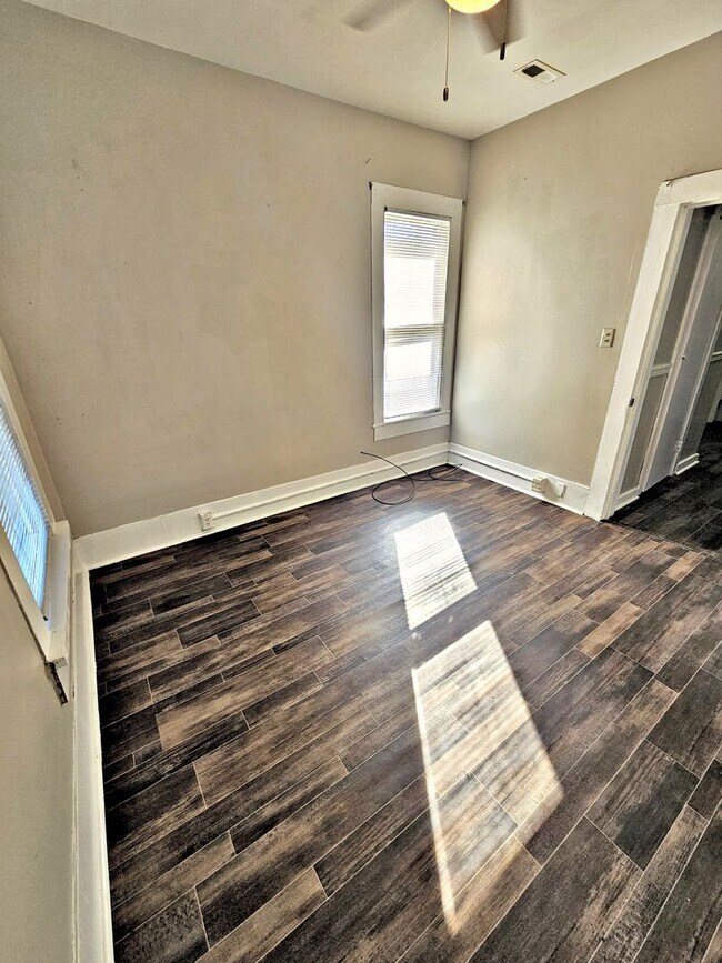 Foto del edificio - 613 3rd Ave SW