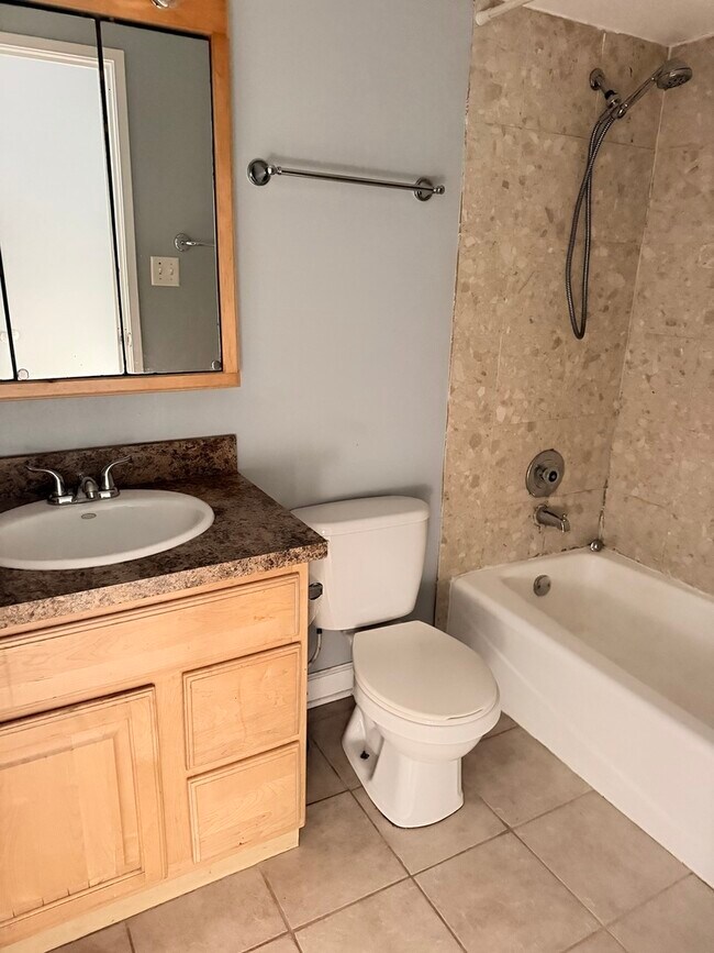 Foto del edificio - 13 Crestview Ln