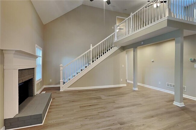 Building Photo - 6778 Oakhurst Ct