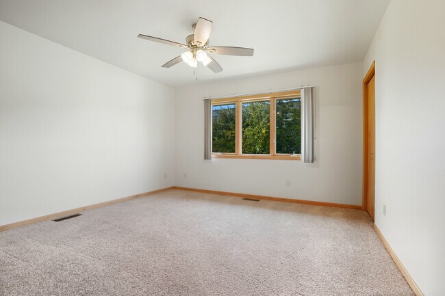 Foto del edificio - 8 Redtail Ct