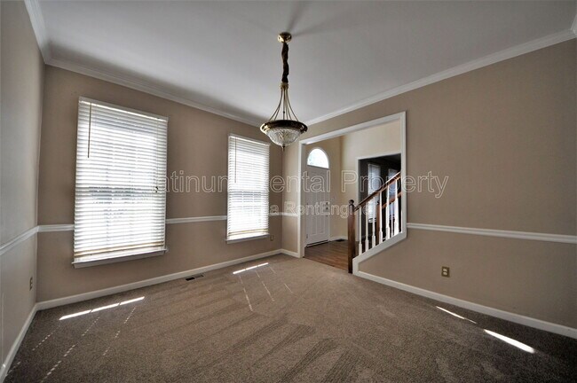 Building Photo - 7115 Red Fox Ln