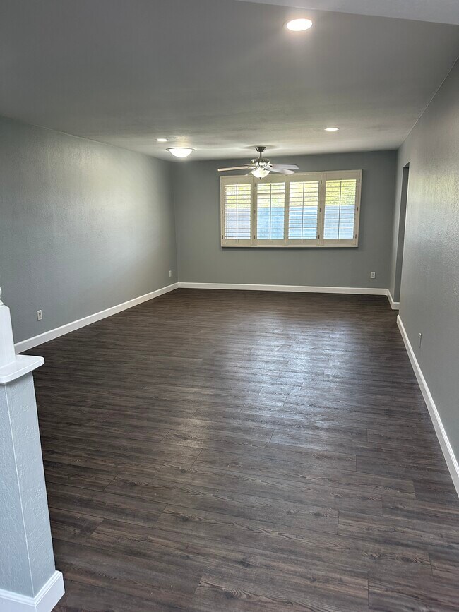 Dining/Living Room - 3108 S George Dr