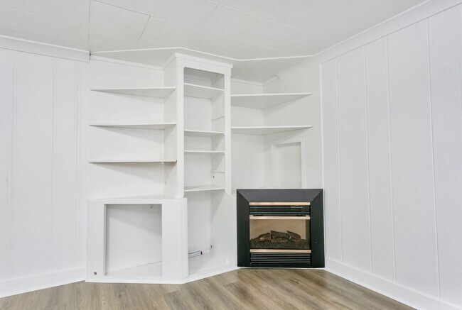 Foto del edificio - 2BR Upstairs Unit with Mountain Views & Private Yard – Tacoma Living at Its Best