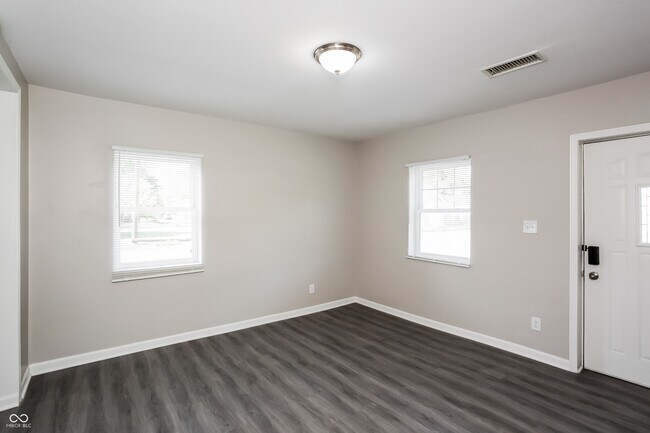 Foto del edificio - 2401 Sheldon St