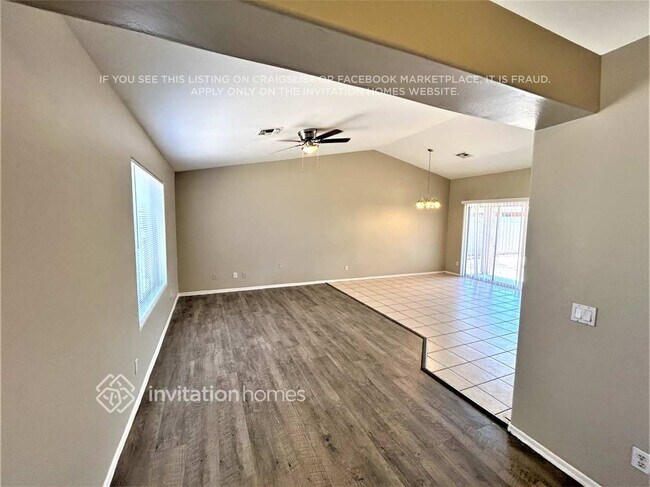 Foto del edificio - 623 W Romley Ave