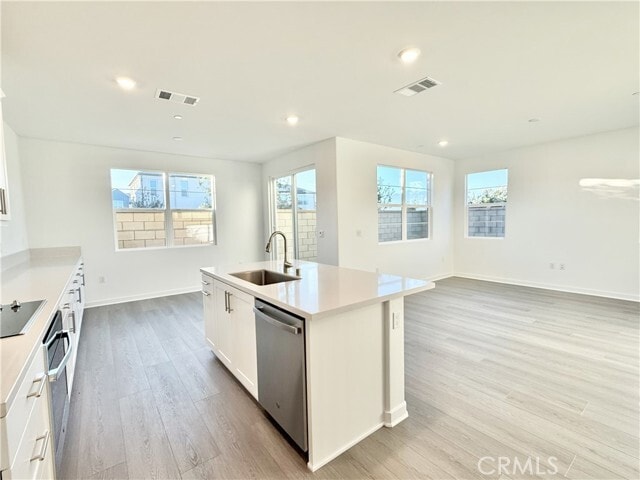Building Photo - 2625 E Forest Paseo