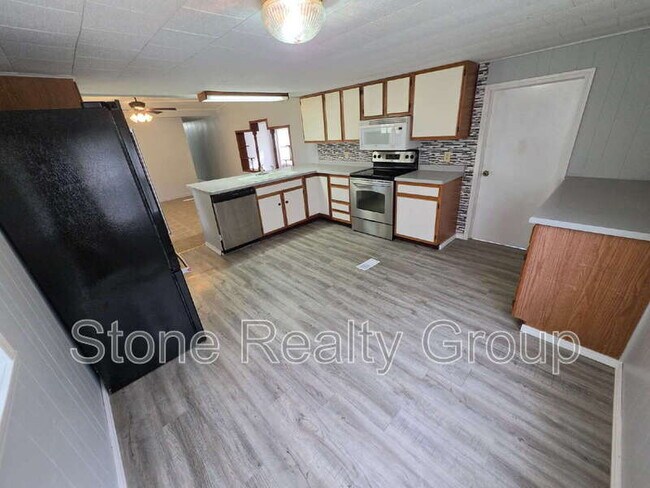 Building Photo - 4538 S Frye St