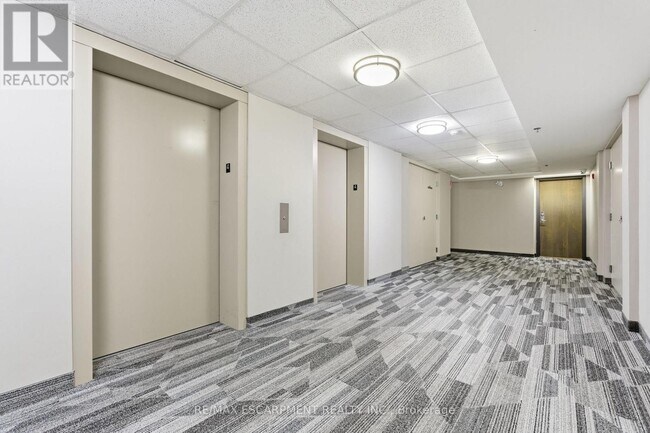 Building Photo - 3060 Rotary Way