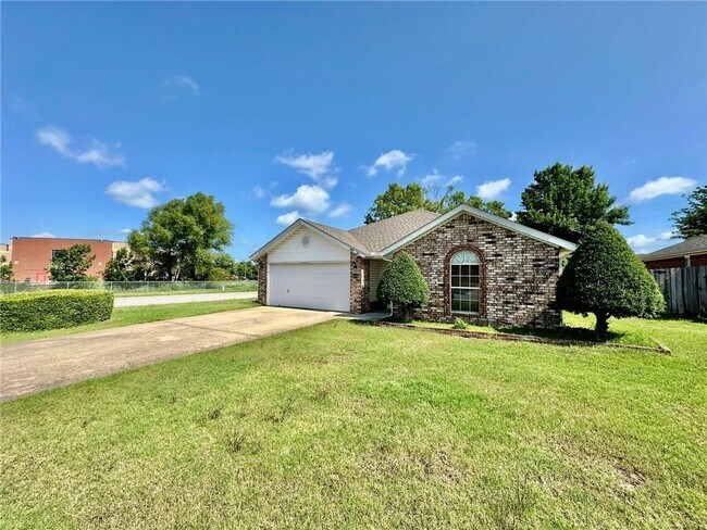 Building Photo - 801 Jon Dr