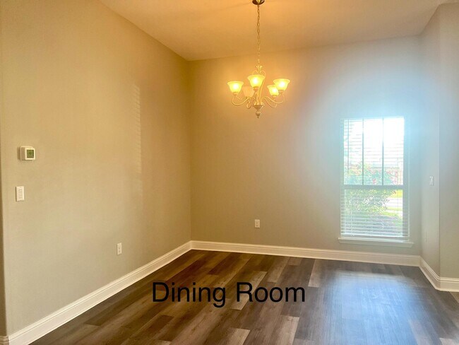 Building Photo - 3020 Crown Creek Cir