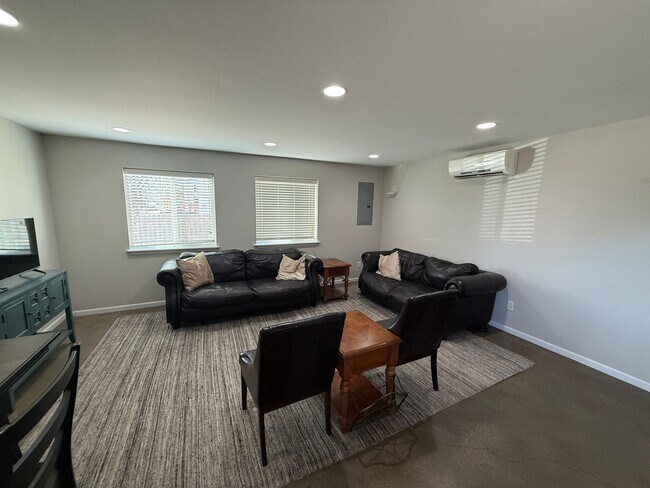 Foto del edificio - Nowells Subdivision Town Homes - Fully Furnished and Utilities Included