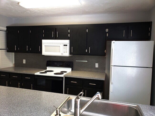 Building Photo - 2319 Green Timbers Trl