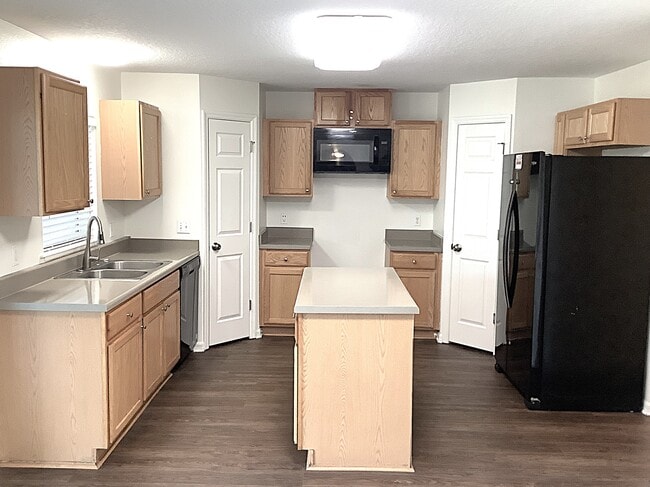 Foto del edificio - 209 King Arthur Ct