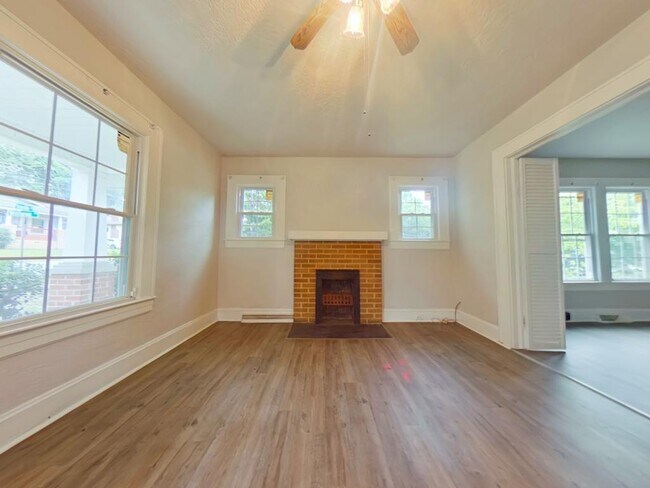 Photo - 414 4th St House