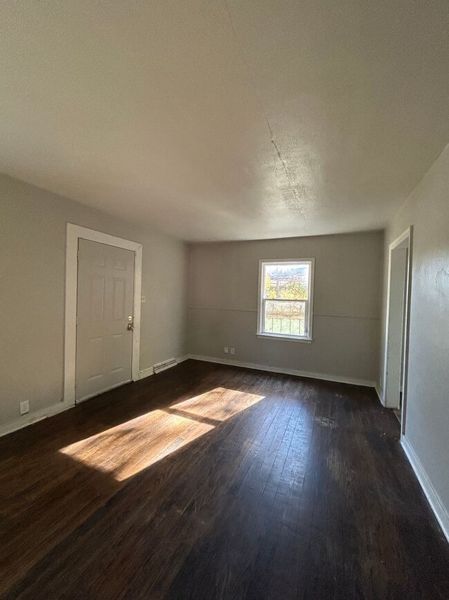 Foto del edificio - Charming 2-Bedroom, 1-Bathroom Home – $1,2...