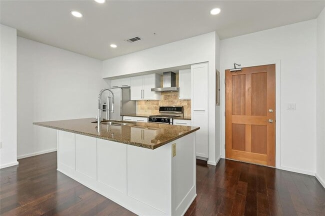 Foto del edificio - 1600 Barton Springs Rd