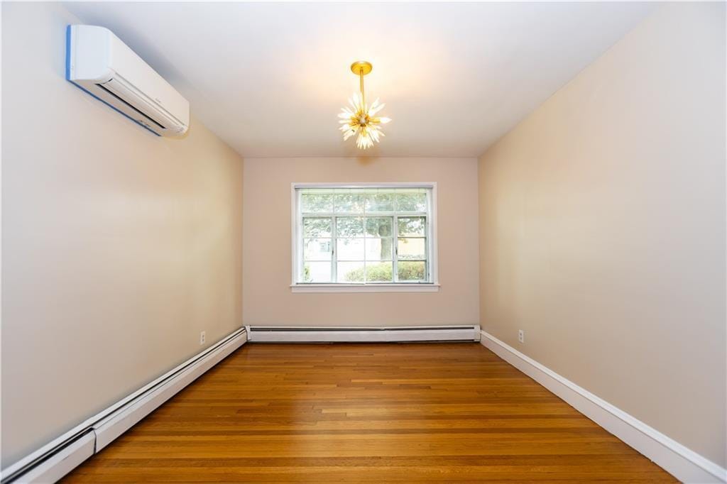Primary Photo - 170 Leah St