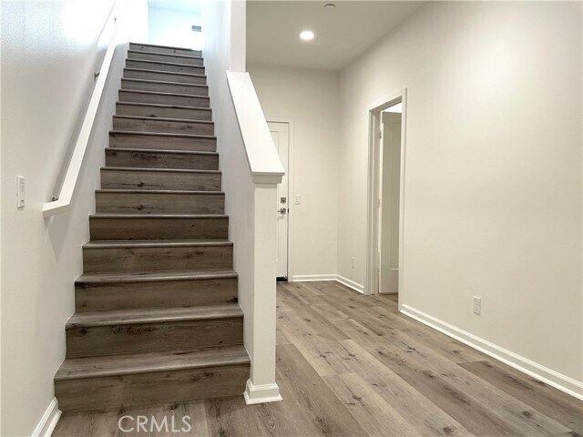 Building Photo - 635 S Motif St