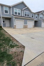 Building Photo - 341 N 5th Terrace