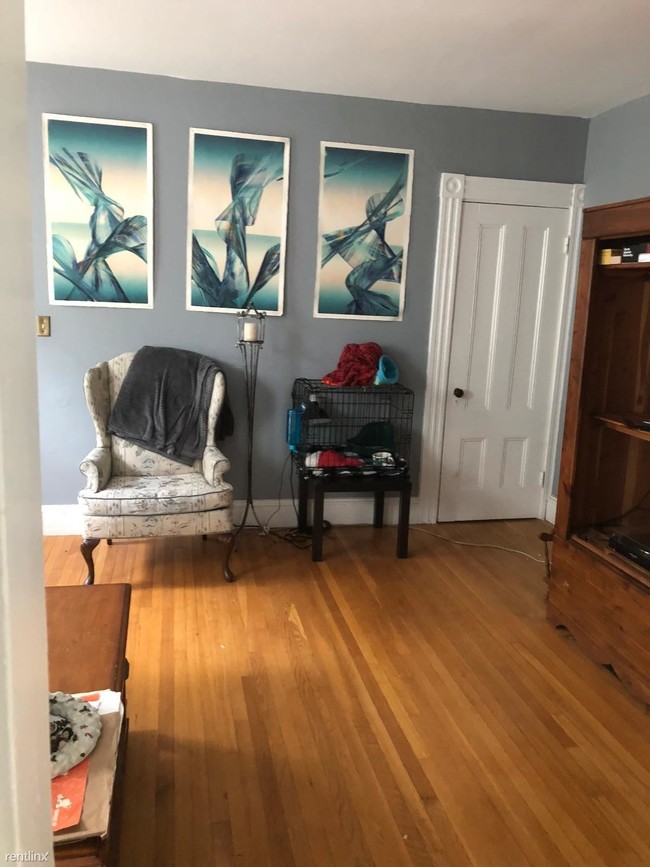 Building Photo - Room for Rent, 1 bath  - 20 Swan Pl