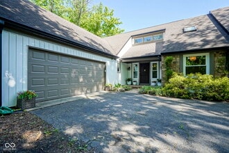 Building Photo - 858 Cedar Wood