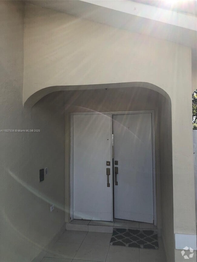 Building Photo - 6132 NW 181st Terrace Cir W